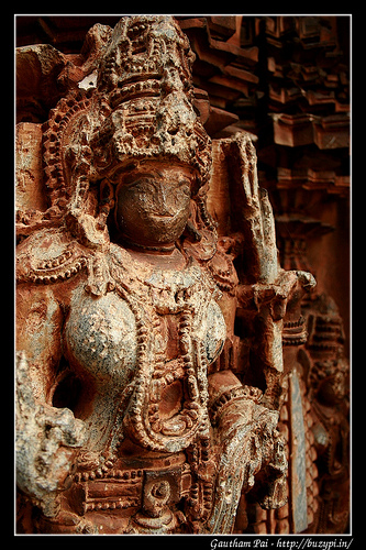 Chandramouleshwara-Temple-Shivalaya-Arsikere-closeup