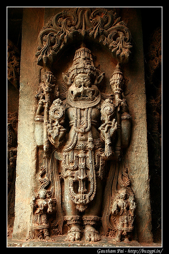 Chennakeshava-Temple-Haranhalli-statue